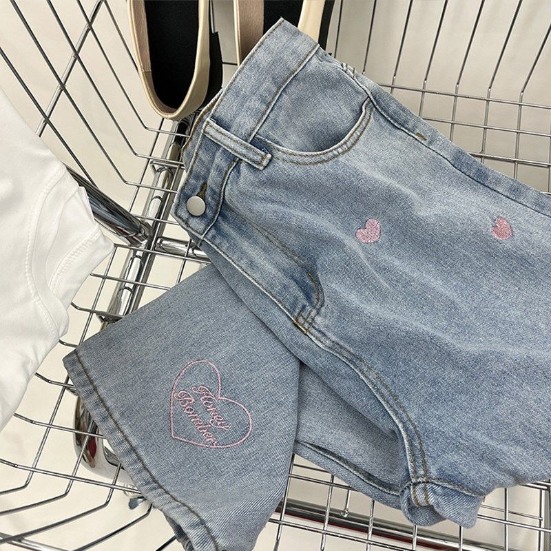设计感爱心刺绣浅蓝色牛仔裤女士夏季大码胖mm显瘦高腰直筒长裤薄