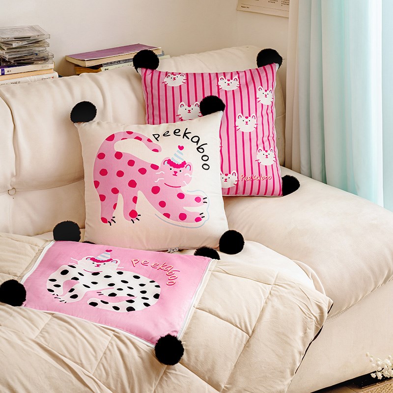 波点猫卡通抱枕被子两用加厚午睡枕头被空调靠枕折叠毯子二合一