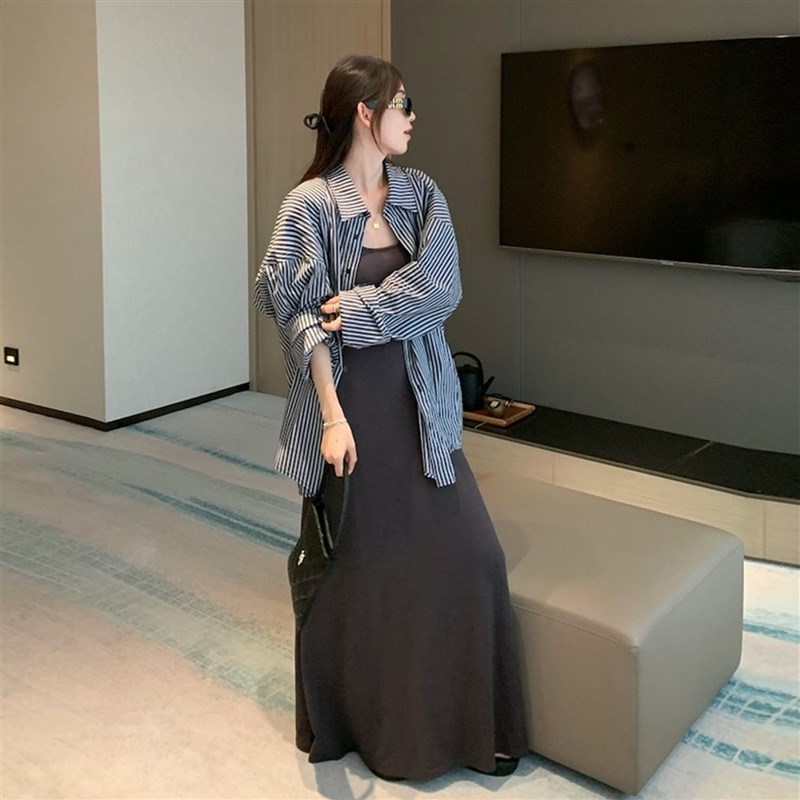 孕妇连衣裙套装2025新款慵懒条纹衬衫外套收腰显瘦背心吊带裙春秋