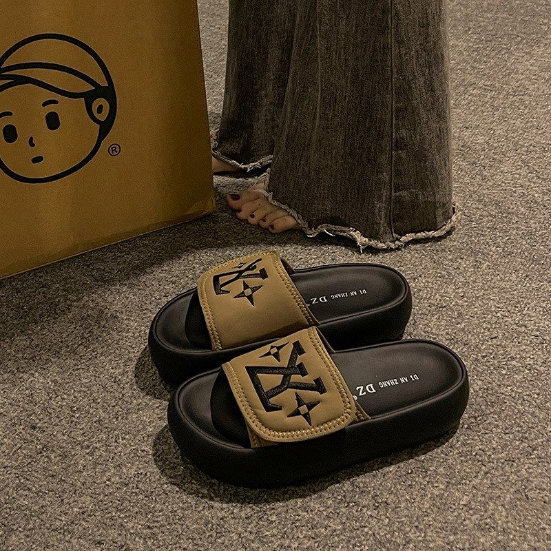 超火绝美厚底凉拖鞋女夏外穿时尚配裙子外穿网红魔术贴设计感