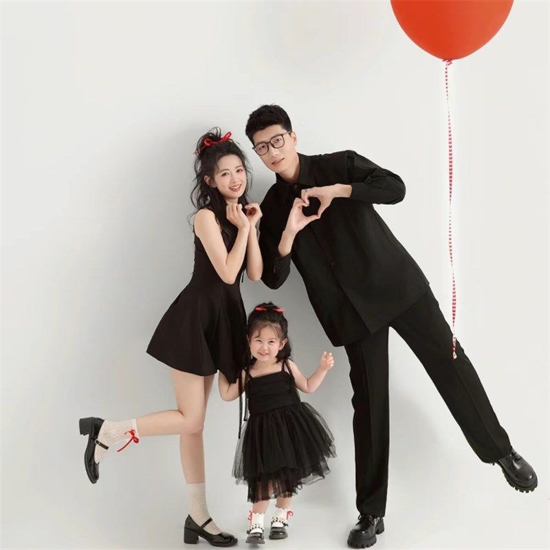 全家福摄影服装黑k色系家庭装潮款外穿三口亲子装影楼拍照主题服