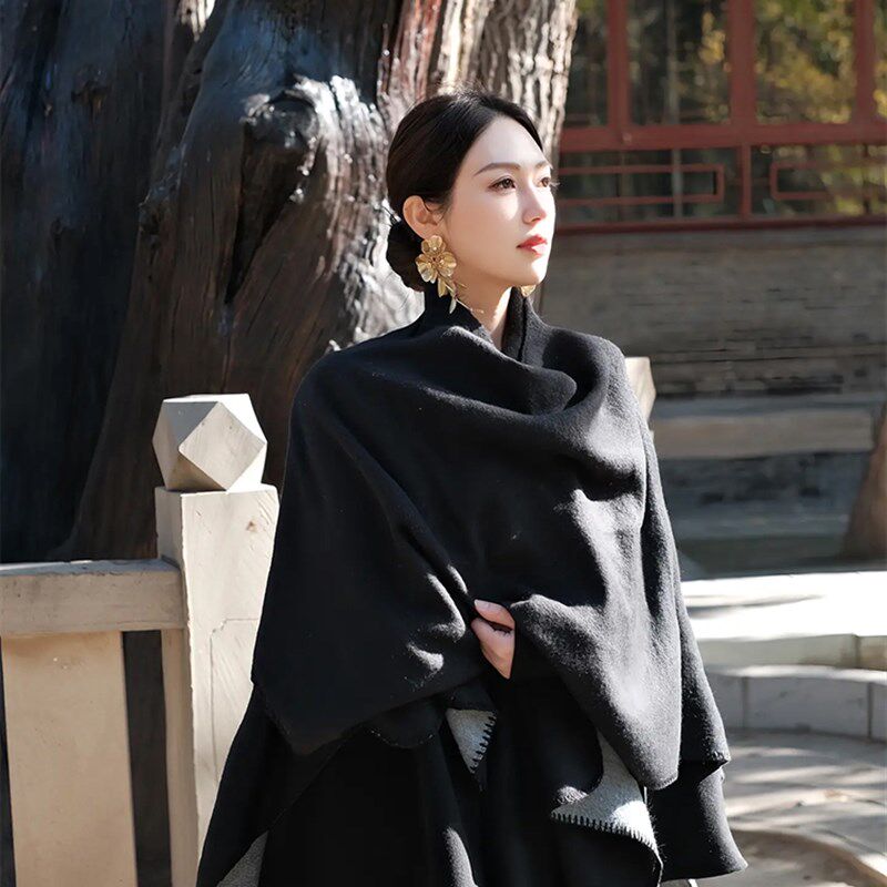 黑色披肩b外搭女2025新款办公室护肩颈毛毯保暖围巾双面两用百搭