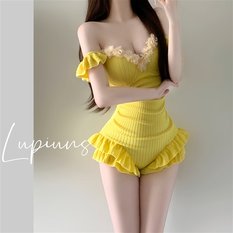 夏季泳衣女20h25新款奶黄色纯欲风保守钢托聚拢遮肉显瘦连体游泳