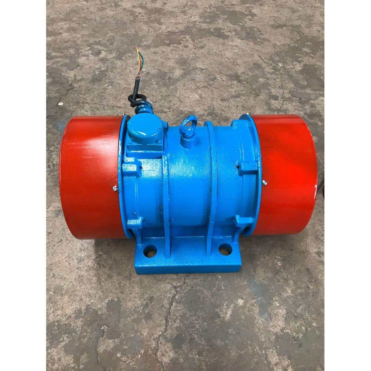 新乡生产宏达GKZS-40-6 3kw振动电机振动直线筛电机