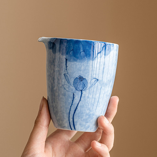 极素手绘蓝莲花公道n杯陶瓷茶具零配件分茶器高档白瓷茶海单个公