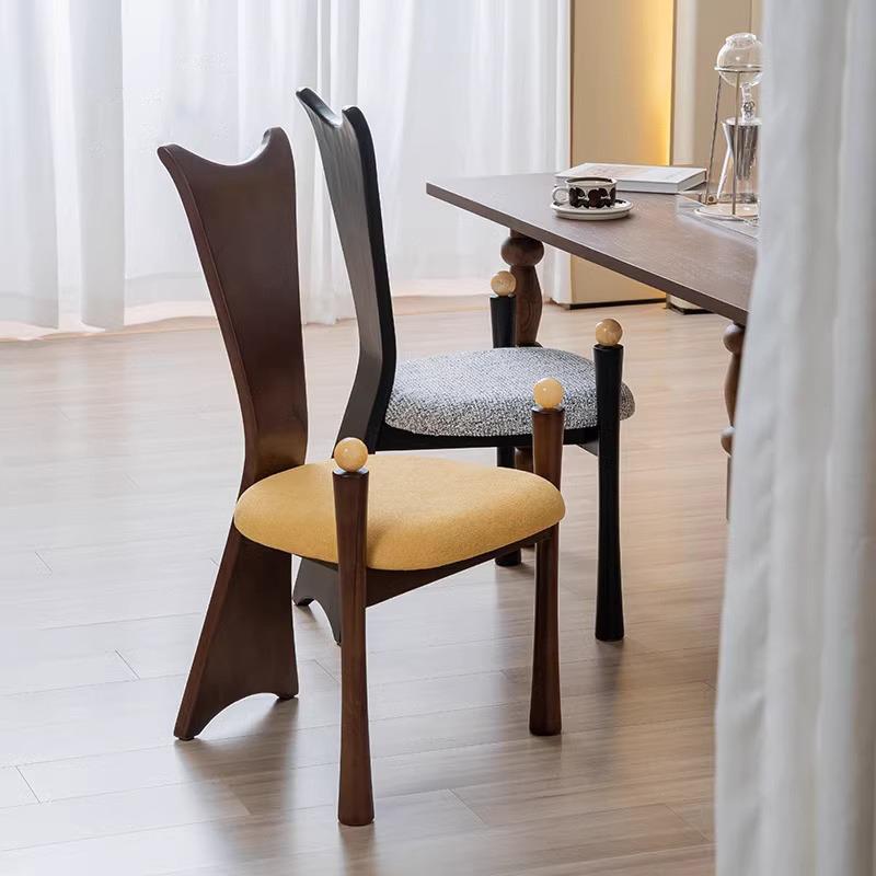 新款中古风实木餐椅设计师轻奢高级圆球休闲椅法式复古靠背椅
