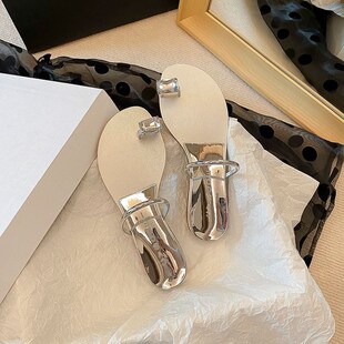 超火法式气质仙女风高级感凉拖鞋女夏外穿网红平底夹趾凉鞋水钻