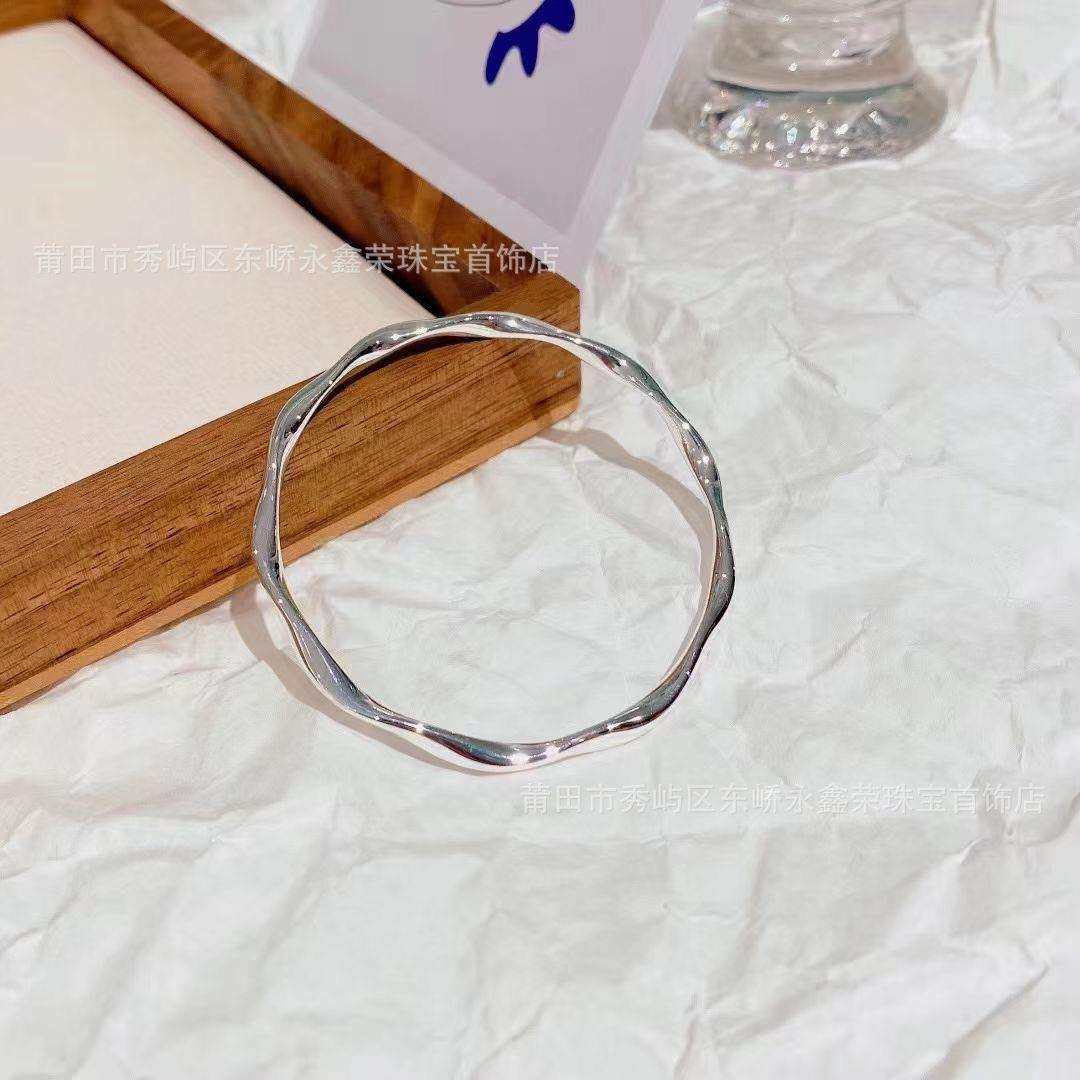 ‘’莫比乌斯‘’环被狠狠种草了[爱心]寓意是“I will always be