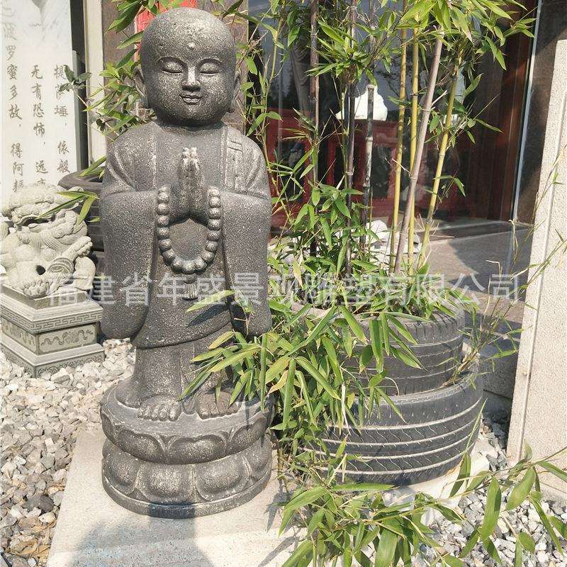 青石仿古小沙弥 古建园林庭院禅意雕塑石头小和尚 福建石雕公司
