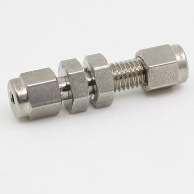 世伟洛克 Swagelok 穿板1/8 SS-200-61