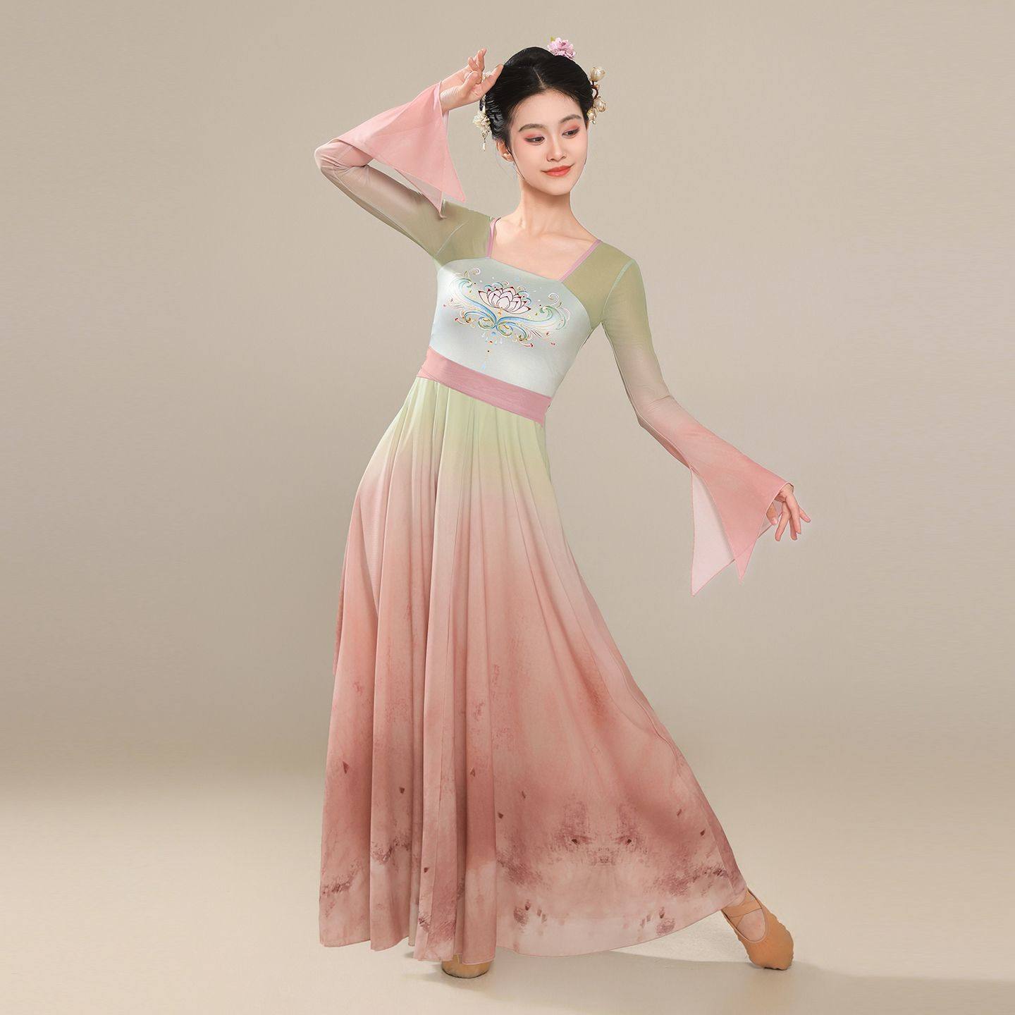 古典服女古风修身连衣裙表演舞服