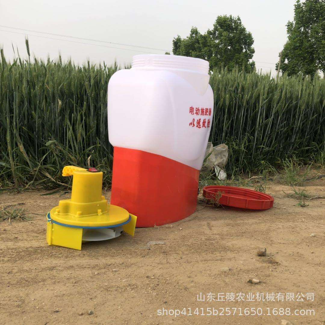 小型电动施肥器 背负式电动撒肥机 水旱田颗粒追肥器 14安铅电池