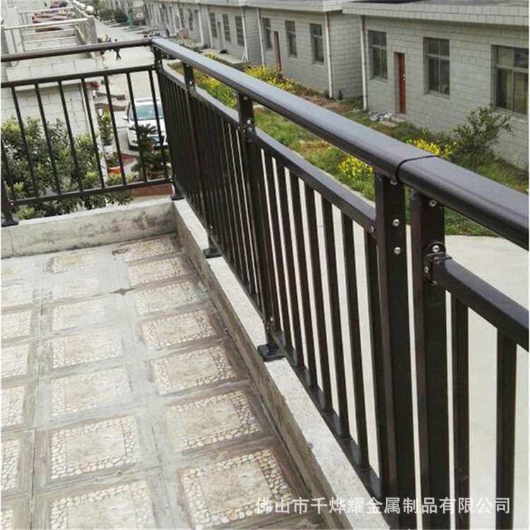 锌钢围墙护栏方管镀锌工厂学校焊接栅栏农村院墙栏杆户外幼儿园