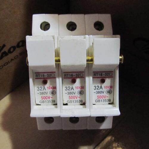 带灯32 RT18 -3  P保险丝熔断器底座10不含芯*【永盛】底座电器38