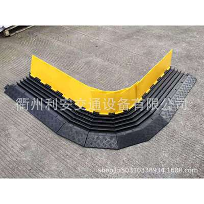 CE RoHS 五线槽减速带弯头，cable protector corner elbow