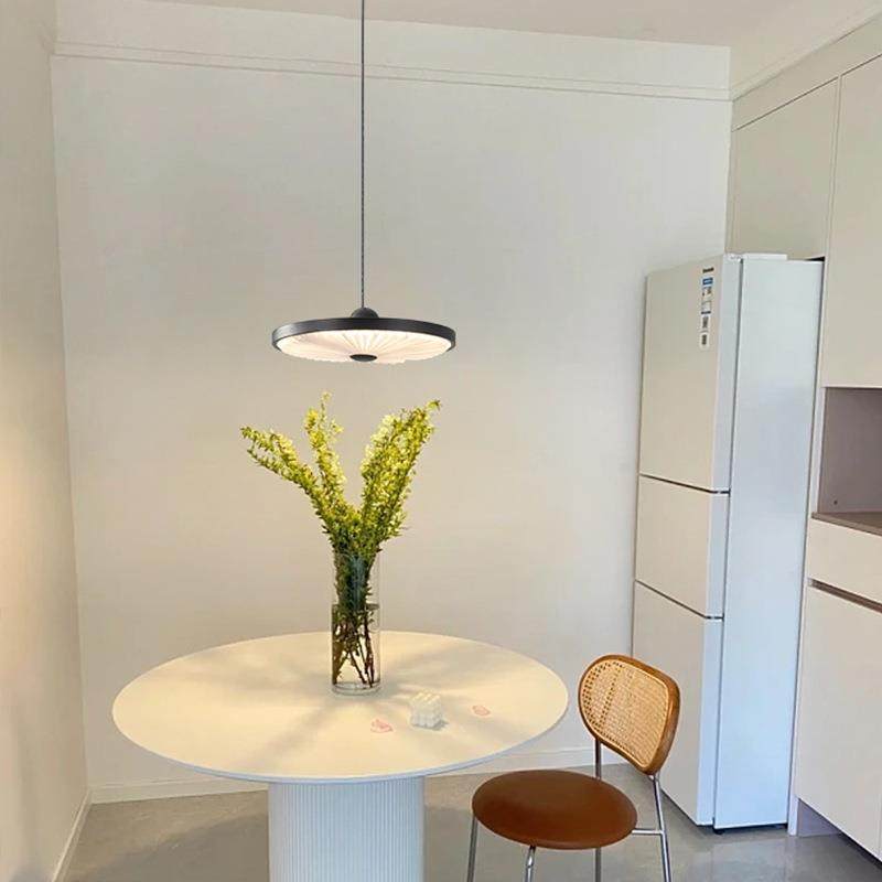 全光谱圆形飞碟造型吊灯 北欧奶油风床头灯 创意餐桌吧台单头吊灯,电子元器件市场,其它元器件,淘宝优惠券,粉丝福利购,淘宝优惠卷