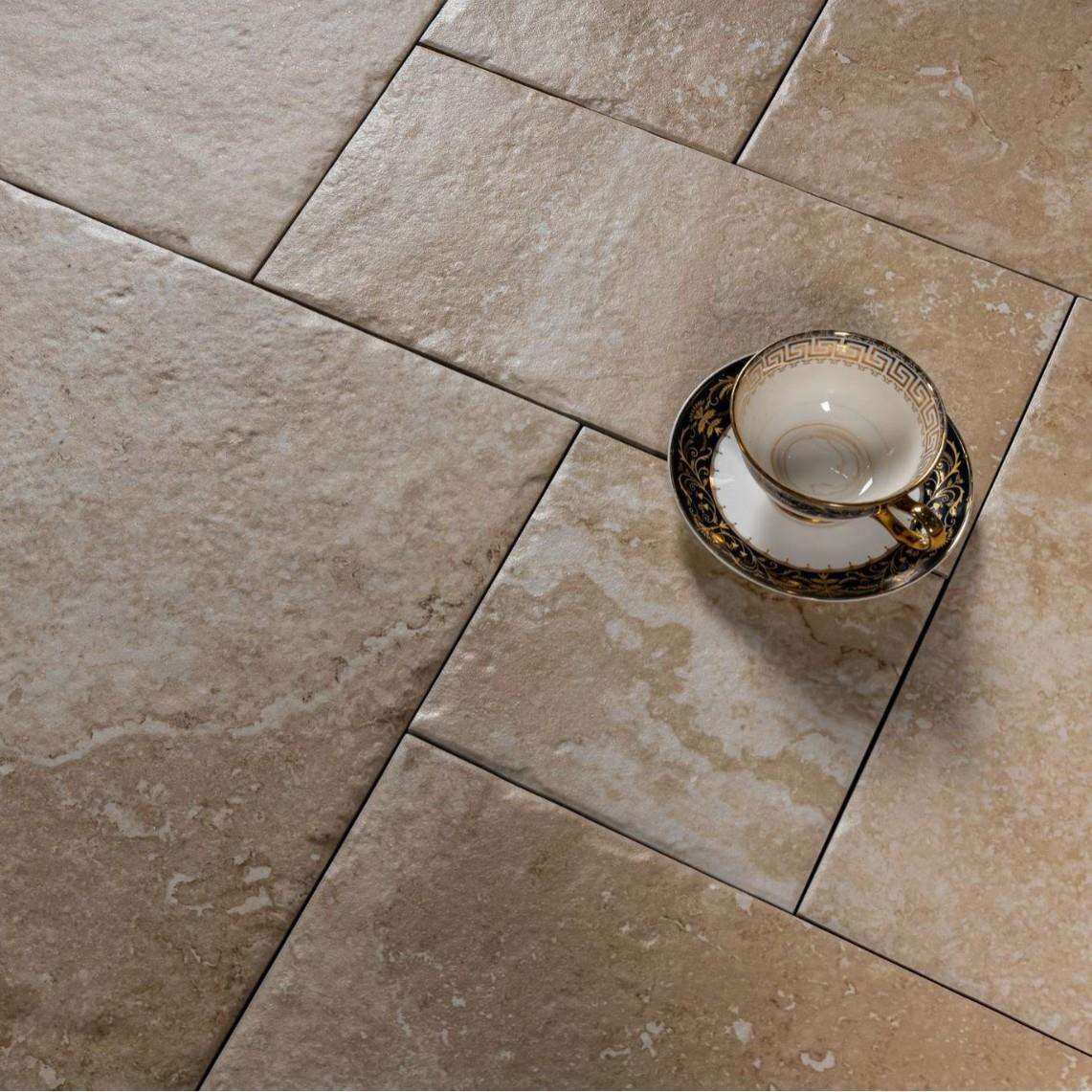 法式古堡砖莱姆石瓷砖民宿特色地砖子母拼咖色洞石哑光防滑仿古砖