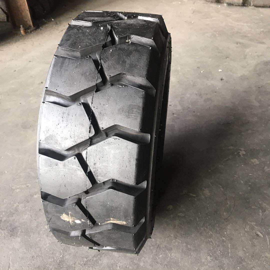 鲁飞8.25-20工程机械轮胎825-20轮胎 可填充实心轮胎