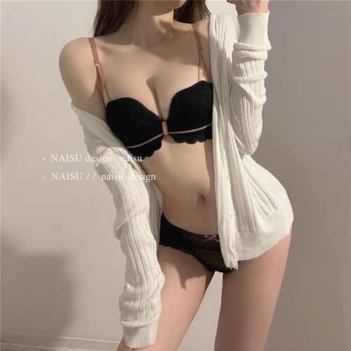 秋冬内衣女小胸h聚拢半杯收副乳调整型无钢圈少女蕾丝文胸罩套装