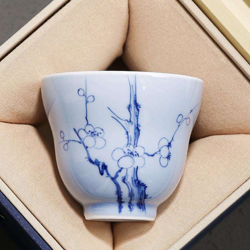 纯手绘青釉梅花福禄茶杯主人杯家用白瓷喝茶杯子个人专用品茗杯