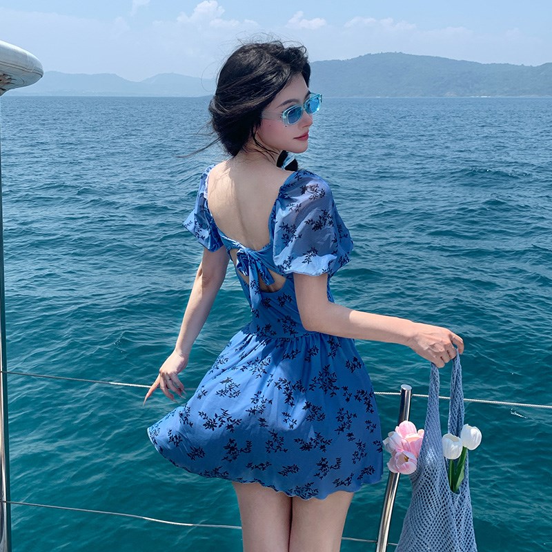 大码泳衣连体高级感显瘦保守碎花裙式泡温泉微胖女孩遮肉水上乐园