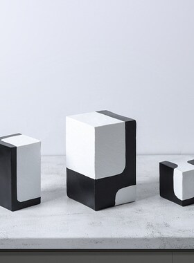 现代北欧极简树脂黑白拼色方体方块几何摆件家居样板间酒店装饰品