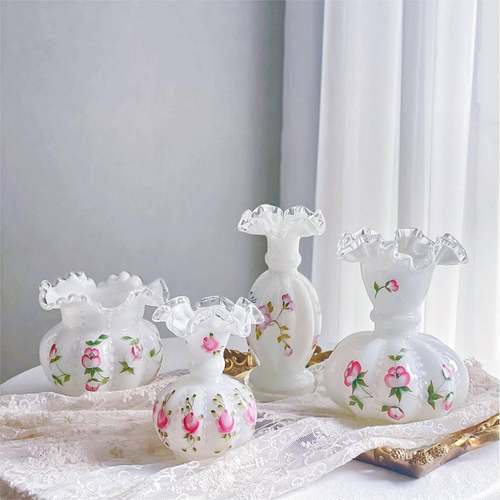 现代风格花器手工绘粉奶油色复刻版手绘款芬顿花瓶手工吹制玻璃