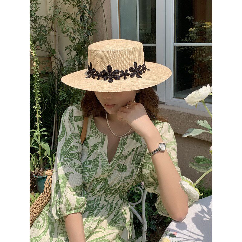 高端宝草浪漫法式遮阳防t晒平顶草帽女春夏度假海边沙滩草编织礼