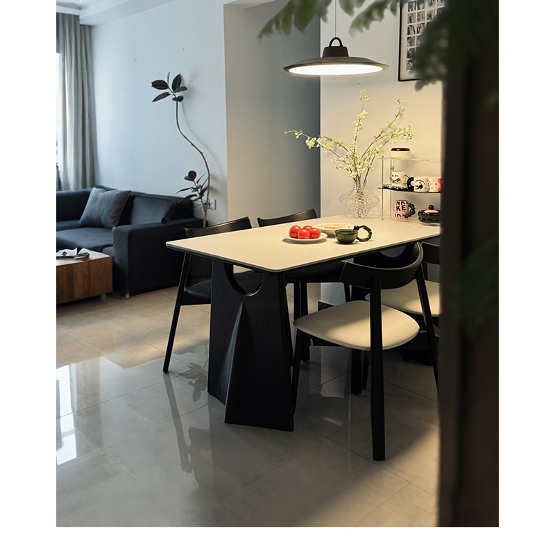 实木餐桌2025新款家用高端x全托小户型现代简约长方形白色岩板餐