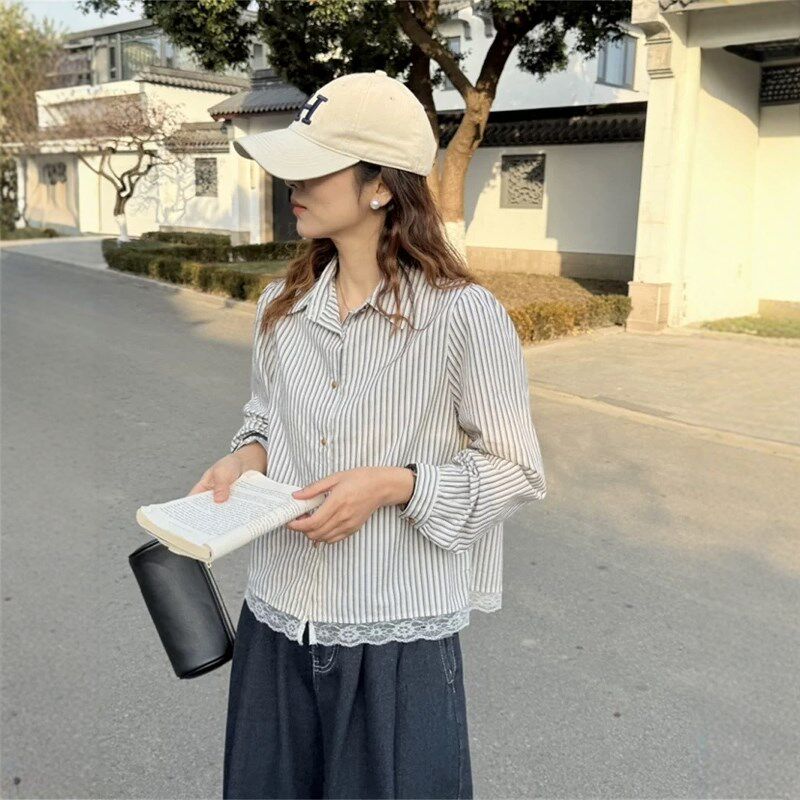 今年流行超好看短款蕾丝拼接条纹衬衫女春装2025新款W洋气减龄衬
