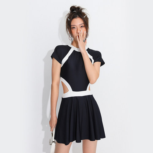 韩国ins泳衣女夏保守连体裙式显瘦小胸2025新款长袖学生防嗮泳装