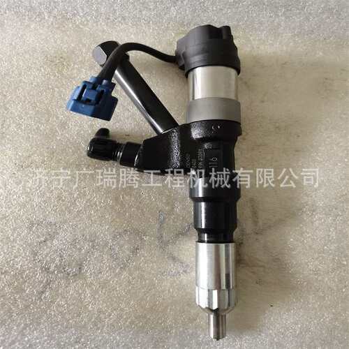 机械配件PC300-8MO喷油器6745-12-3100 挖掘机配件