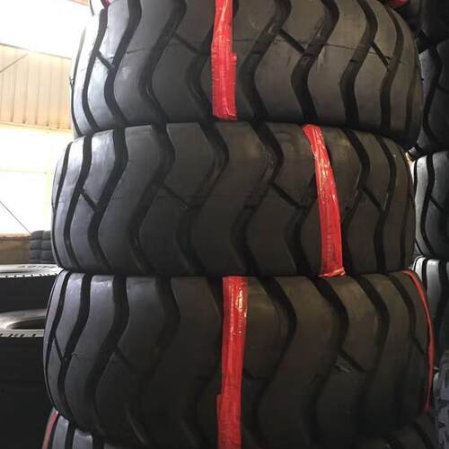 朝阳工程小型挖掘机轮胎CB715规格16/70-20-14 16/70-24-14 现货