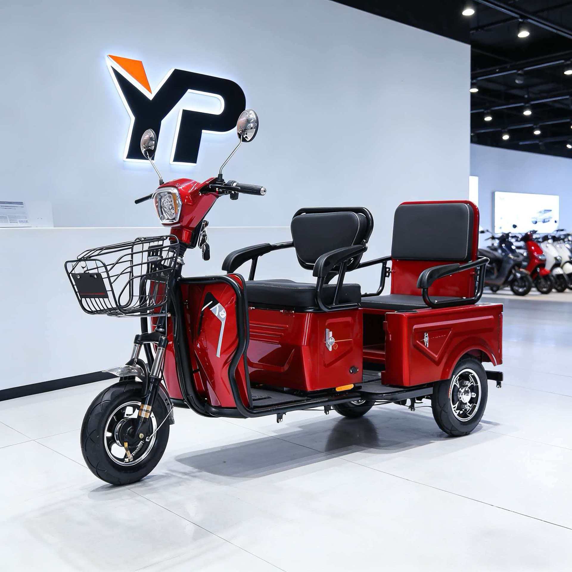 电动三轮车老年人代步座椅三轮车成人家用接送孩子客货两用电瓶车