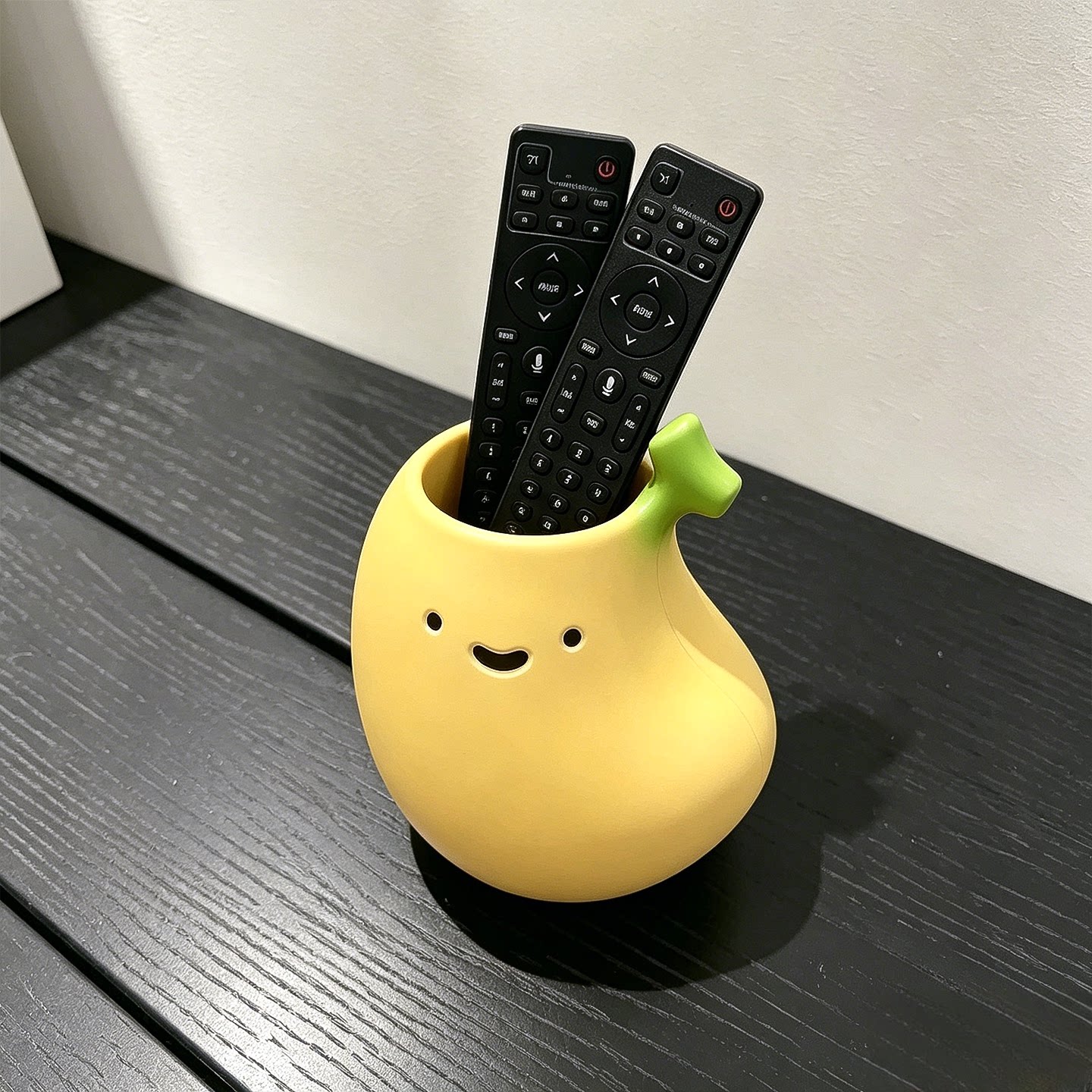 香蕉遥控器收纳盒小杂物收纳家用客厅收纳筒桌面创意装饰摆件