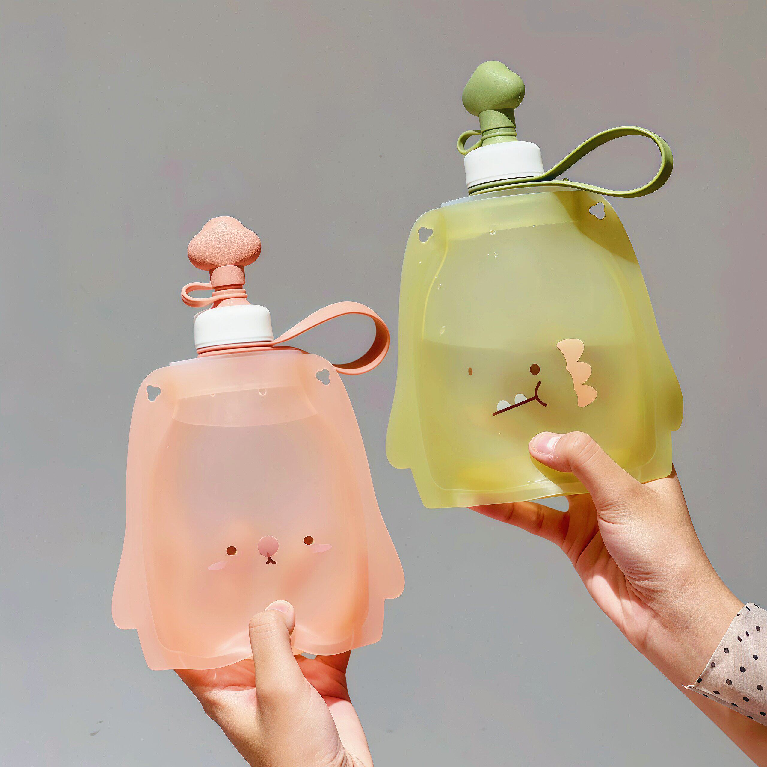 软硅胶儿童水壶户外便携式轻便运动水袋男女童食品级可折叠饮水包