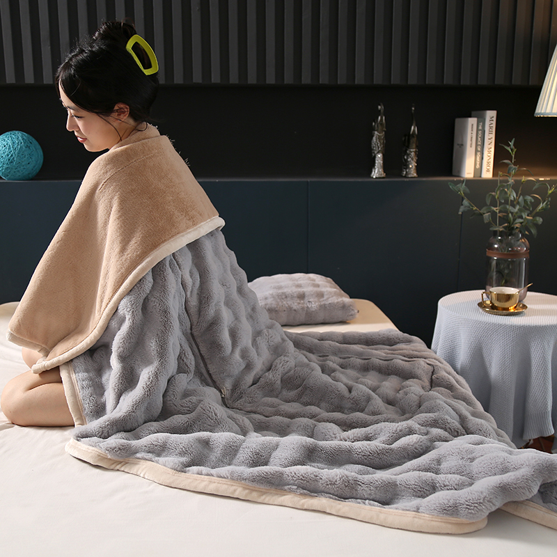 加厚保暖抱枕被子两用宿舍办公y室午睡兔毛绒毯子汽车摺叠靠枕头