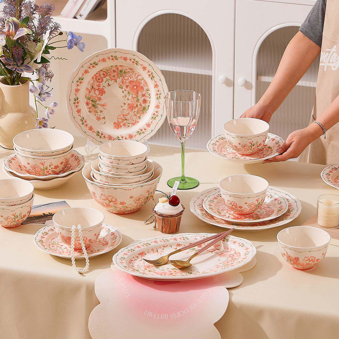 釉下彩碗碟套装家用2025高颜值餐具套装简约陶瓷碗盘乔迁新居送礼