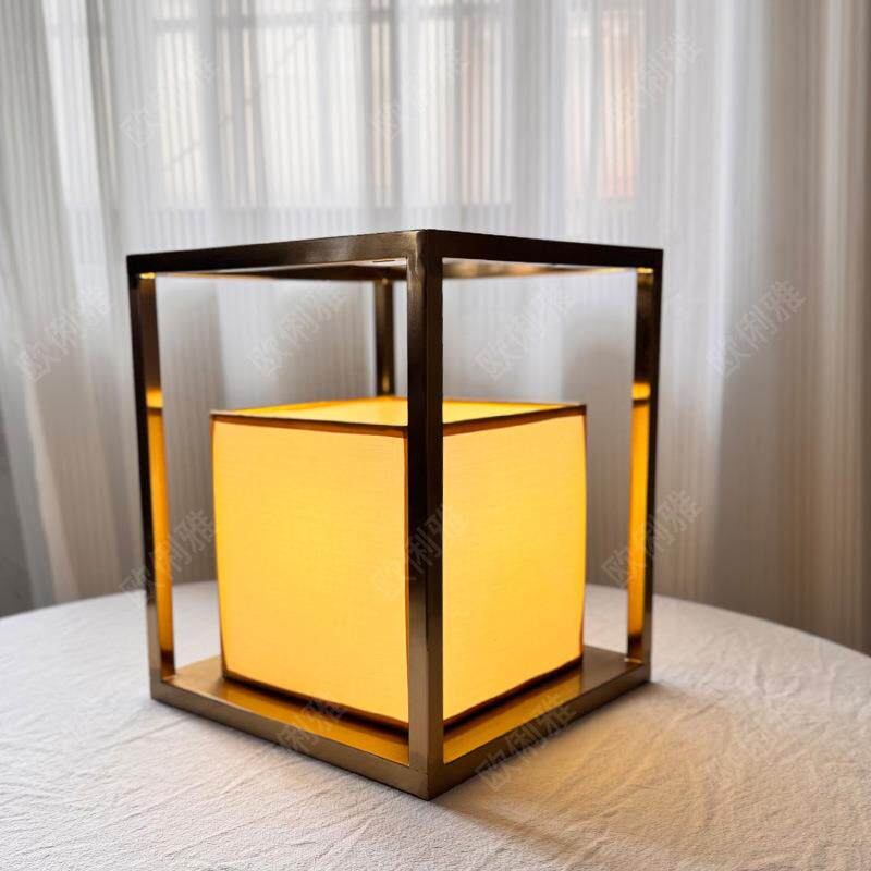 酒店客房装饰台灯创意轻奢设计师服装店复古正方形卧室床头KED灯