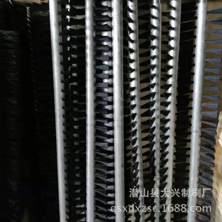 厂家生产工业毛刷辊 尼龙丝异形螺旋滚动刷 果蔬清洗机毛刷可定