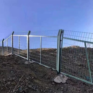 高速铁路防护栅栏桥下框架护栏网水泥柱子隔离栅高速路铁丝网围栏