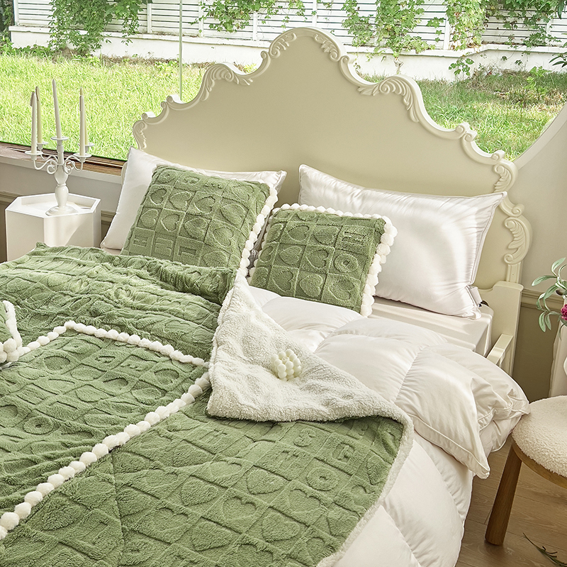 车载抱枕被子两用加厚保暖办公室午休靠垫加绒纯色V毯多功能摺叠