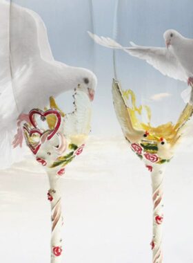 创意实用结婚礼物现代婚礼交杯酒对杯创意情侣高脚杯套装酒柜摆件