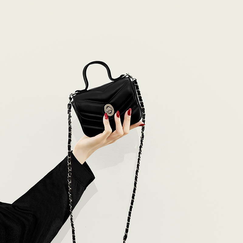菱格链条包包女2024新款小众设计单肩斜挎包网红S爆款高级感口红