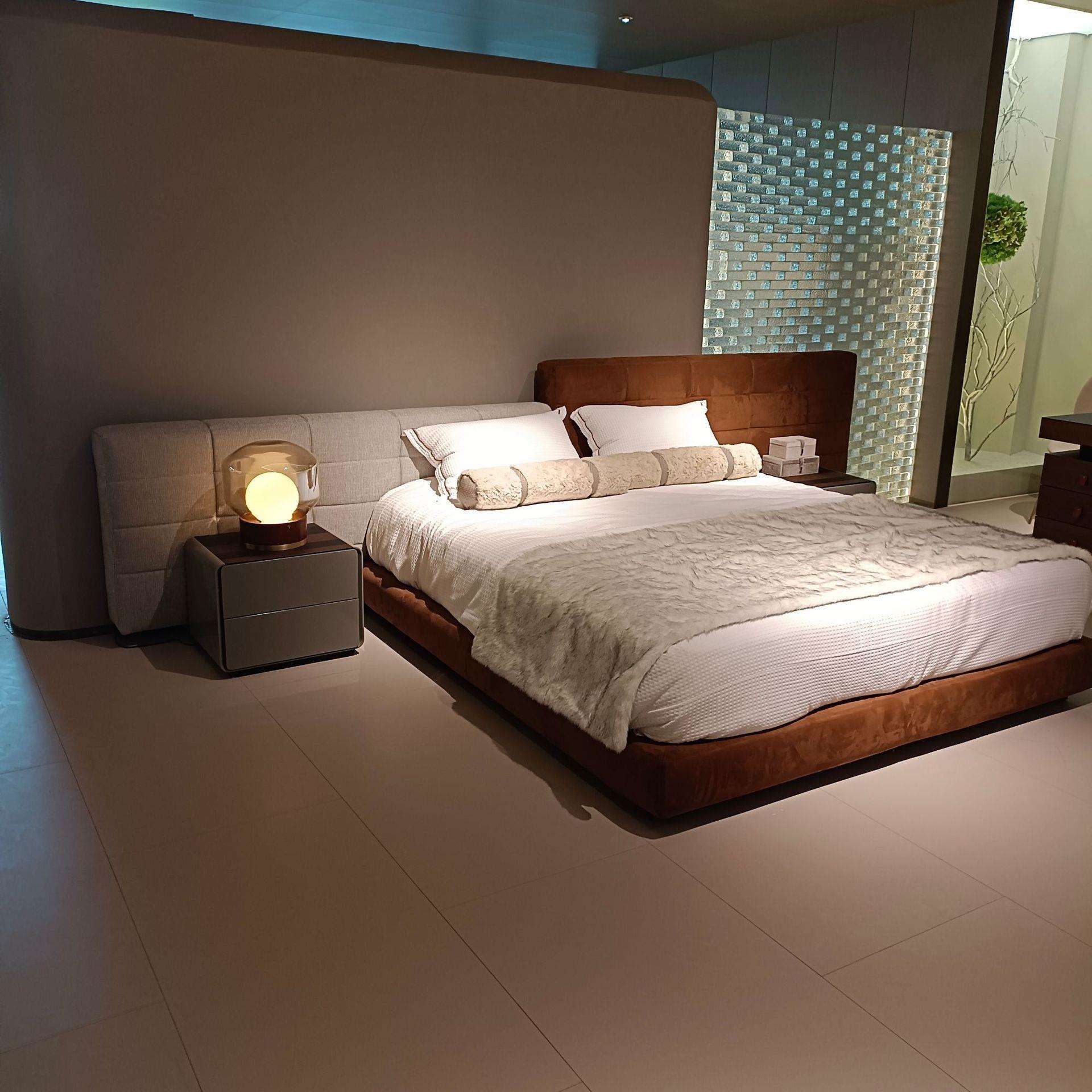 意式极简伦斯磨砂布艺床现代简约家用主卧室双人床高屏棉麻布艺床