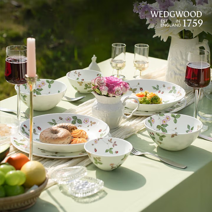 WEDGWOOD威基伍德野草莓碗盘餐具套装骨瓷餐盘菜盘西餐盘子米饭碗