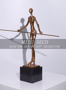 现代简约创意铸铁人物雕塑摆件售楼处样板房电视柜玄关柜软装饰品