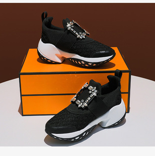 牛皮版香港新款高定运动鞋rv水钻方扣休闲乐福鞋女2025厚底松糕鞋