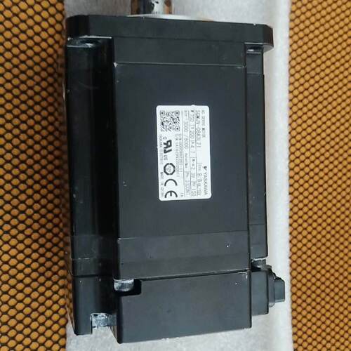 安川电机SGMJV-08A3L21   实物图，转不动，后盖-议价