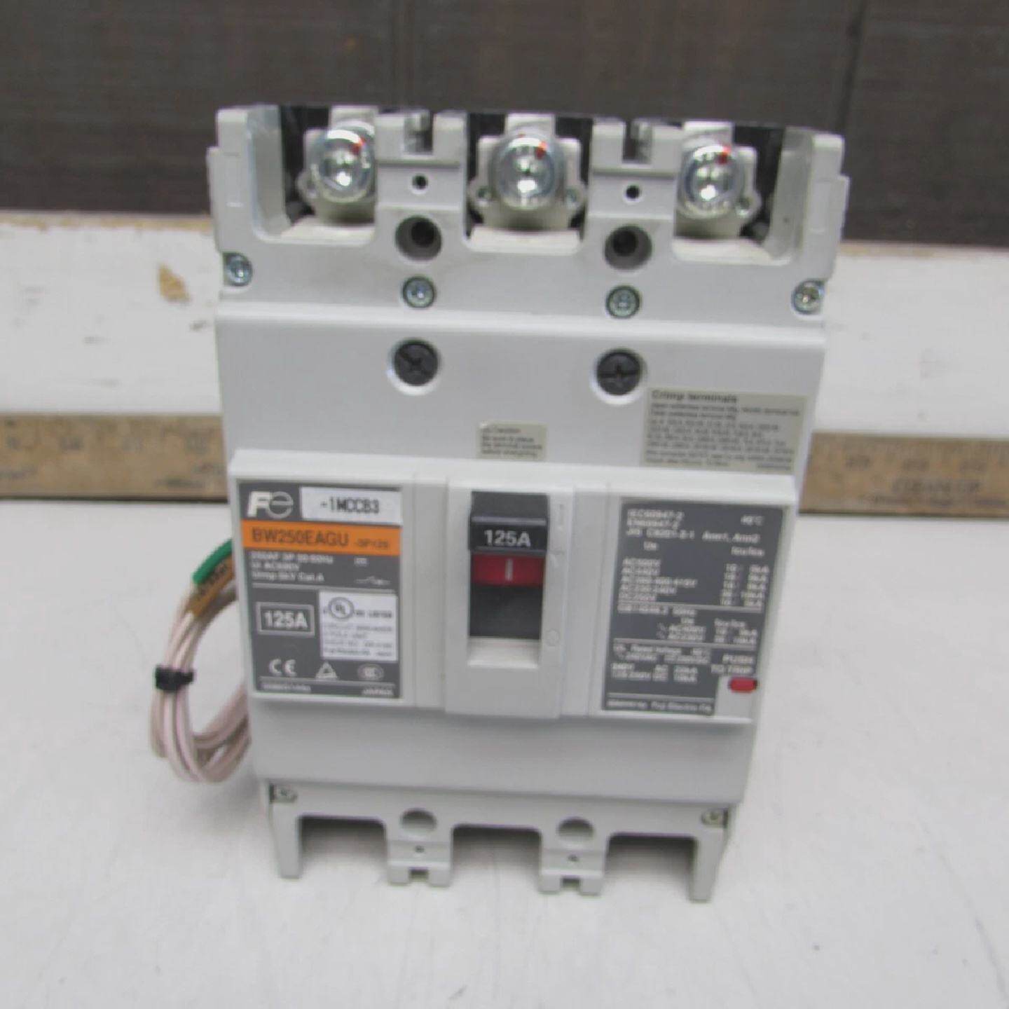 FUJI BW250EAGU CIRCUIT BREAKER  3P125A690VAC250V  GOOD TAKEO